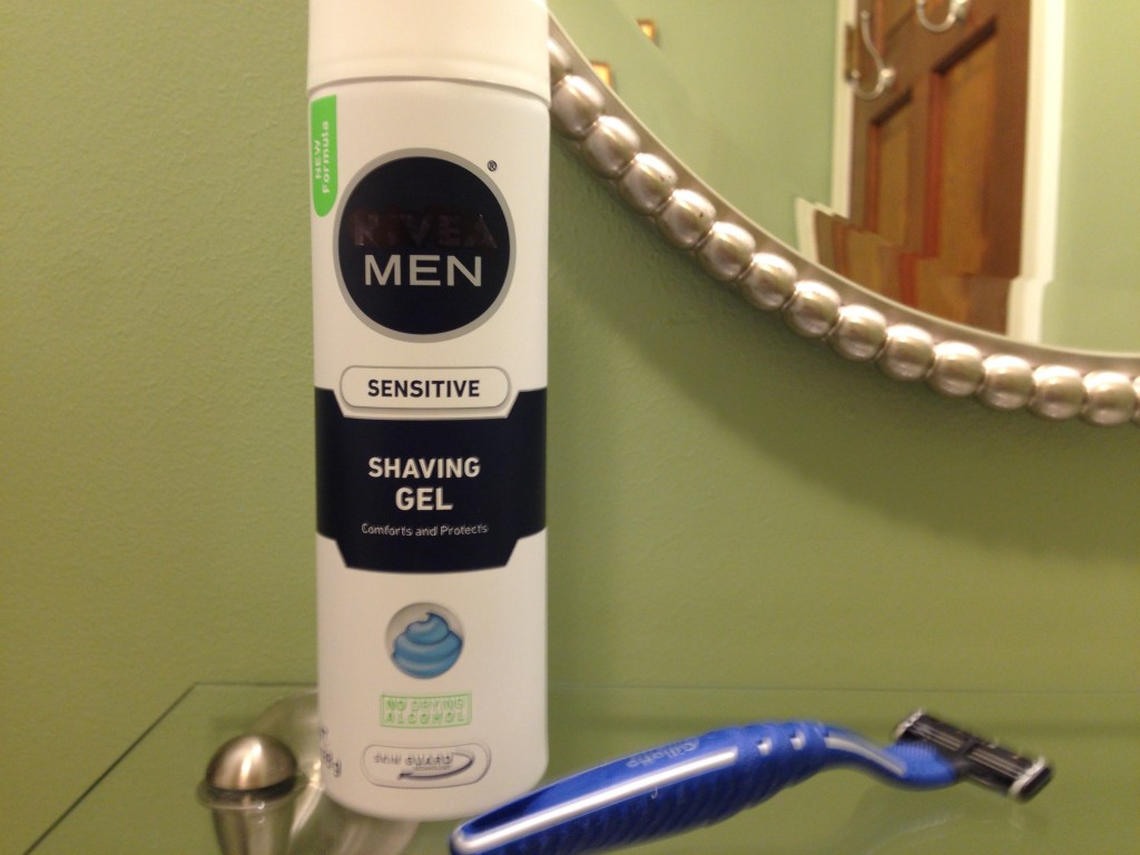 man's razor and shave gel